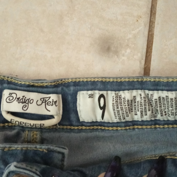 Skinny jean capris - Picture 2 of 4